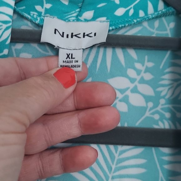 Lightweight Sweater/Top - Picture 6 of 6